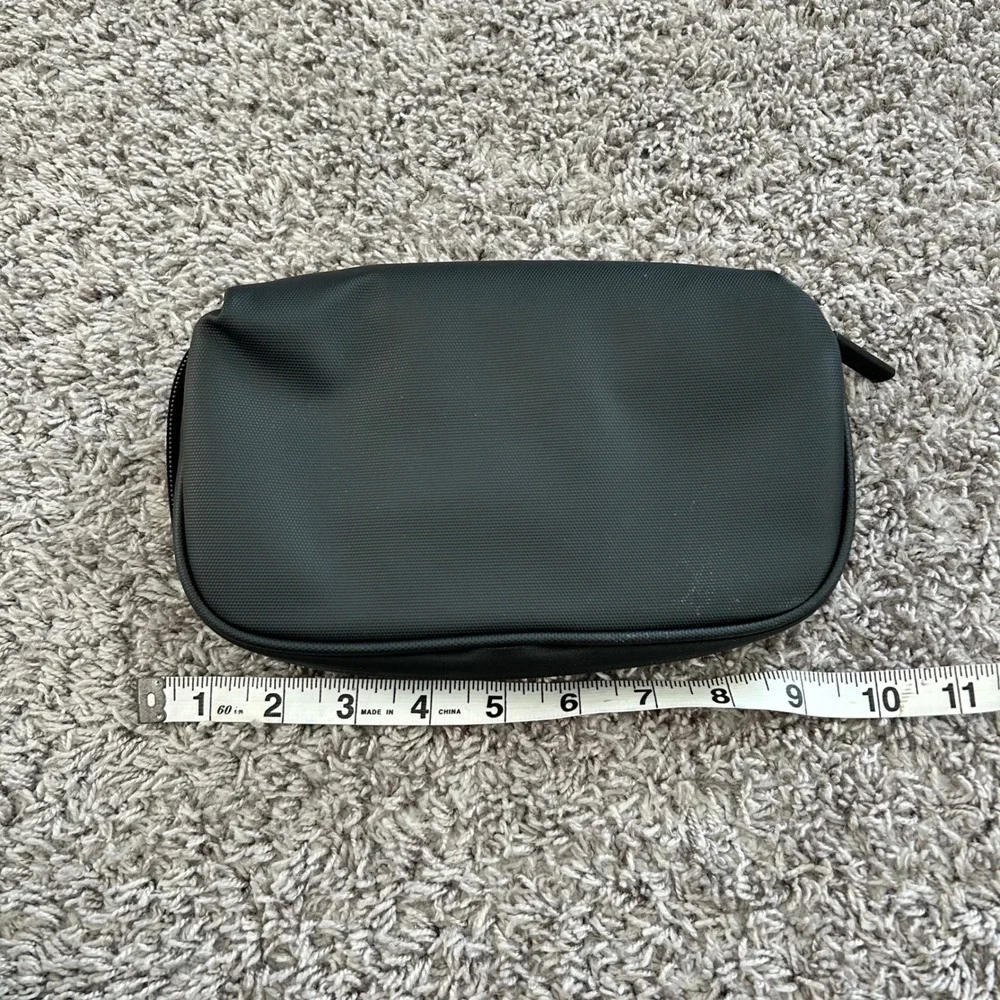 Tech Black Tech Travel Organizer Case Pouch Bag trapper‎ keeper Zipper Pockets